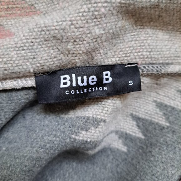 Jacket size womens small - Picture 9 of 9